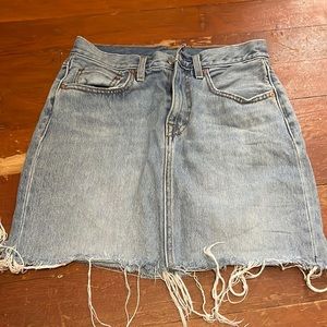 Frayed bottom denim skirt